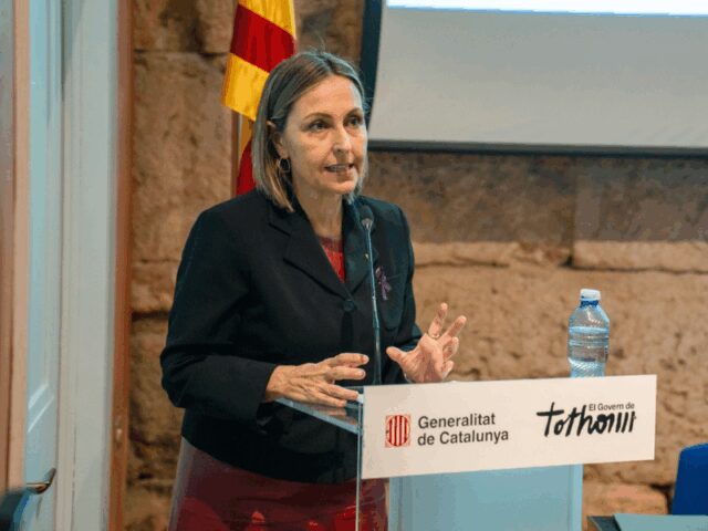 Lacte_institucional_del_25N_a_Tarragona_destaca_la_lluita_contra_les_violencies_masclistes_digitals.jpg