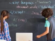 La IA transforma l’aula amb un 80% de docents que ja la utilitzen