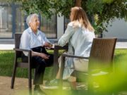 Nous reconeixements impulsen la humanització de la cura i la participació de les persones grans