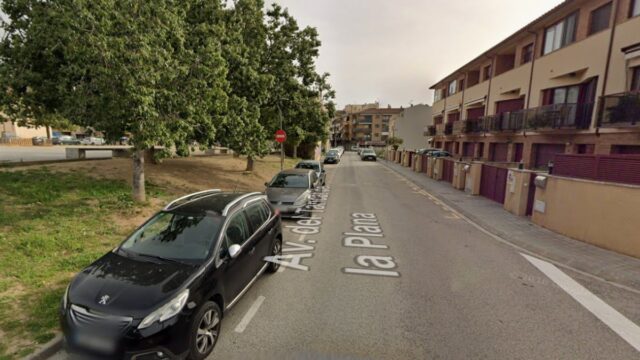 Imatge de l'avinguda del Tancat, a l'altura de la rambla de Josep Cañas (El Vendrell)